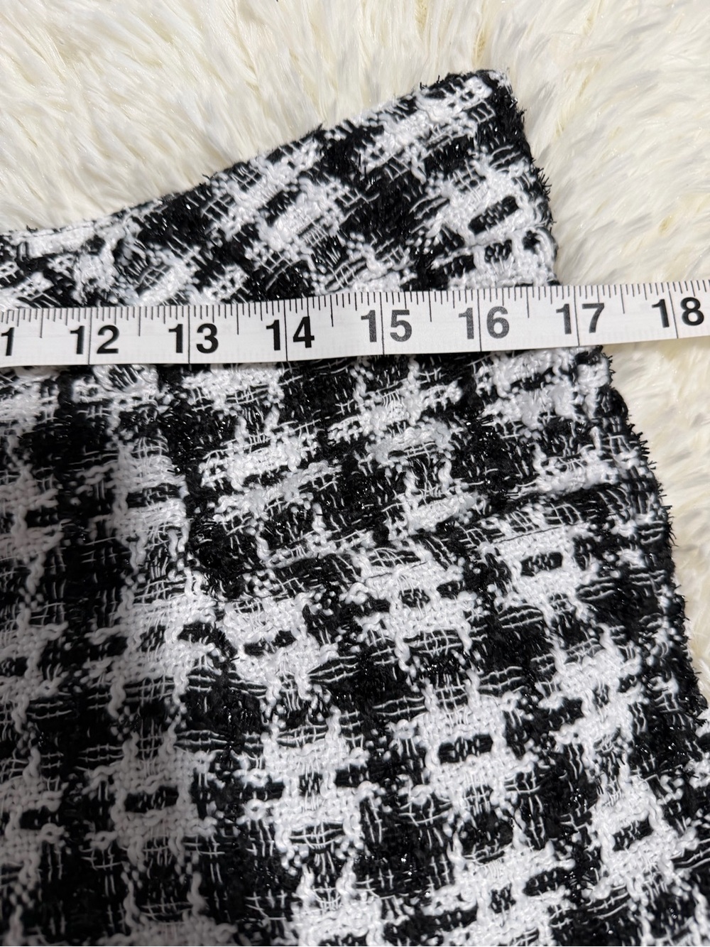 Classic Black & White Tweed High-Waist Women's Shorts - Picture 6 of 11